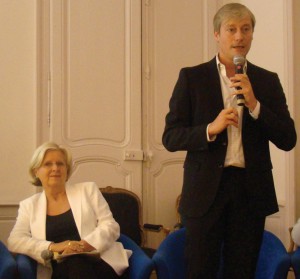 Lundi dernier, Françoise Rossinot et Laurent Hénart ont présenté le sommaire du 34ème Livre sur la Place, une manifestation qui ne cesse de prendre de l’ampleur.