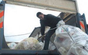 Le 15 mai, les agriculteurs étaient appelés à venir déposer leurs plastiques usagés à la coopérative agricole de Dommartin- sous-Amance.