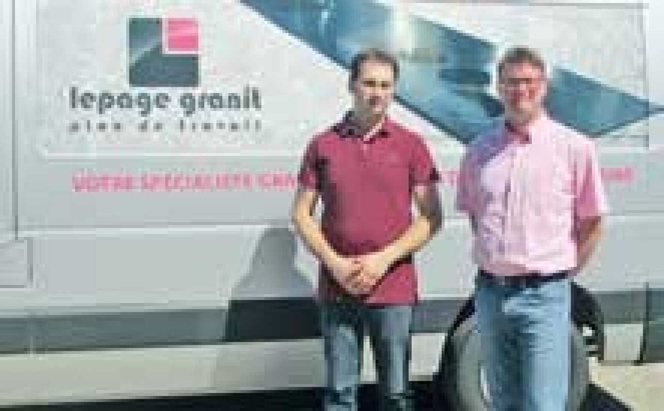 Romain Lepage (à droite) et Stéphane Lepage (à gauche), mènent de main de maître l’entreprise familiale.