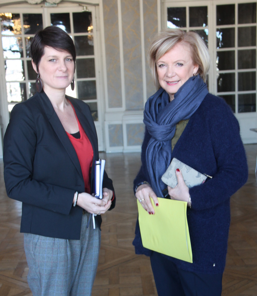 Céline Le Toux (à gauche), nouvelle développeuse de commerce de centre-ville de Nancy, vient d’être présentée par Sylvie Petiot, première adjointe déléguée à l’économie et au commerce. 