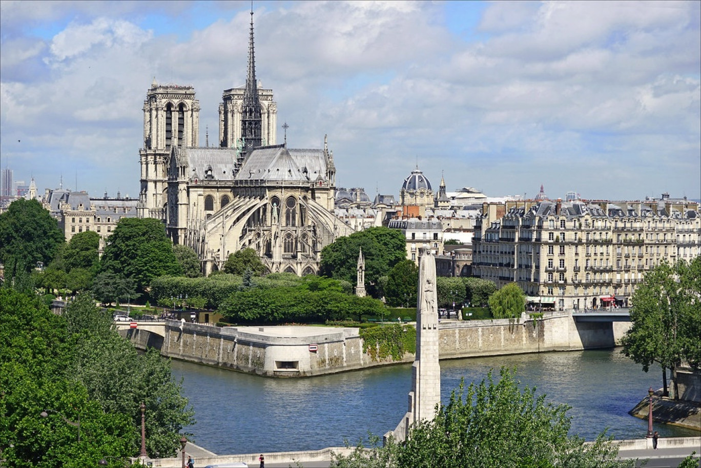 Garnier-Thiebaut en toute solidarité pour Notre-Dame