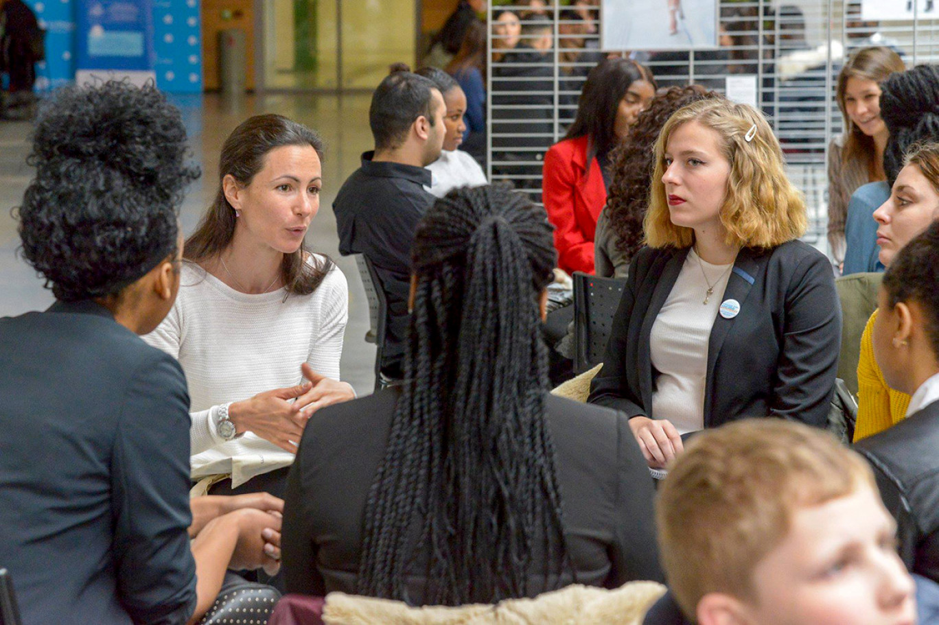 © : 100 000 Entrepreneurs
La 8e édition des Semaines de sensibilisation des jeunes à l’entrepreneuriat féminin est lancée depuis le 9 mars. 
