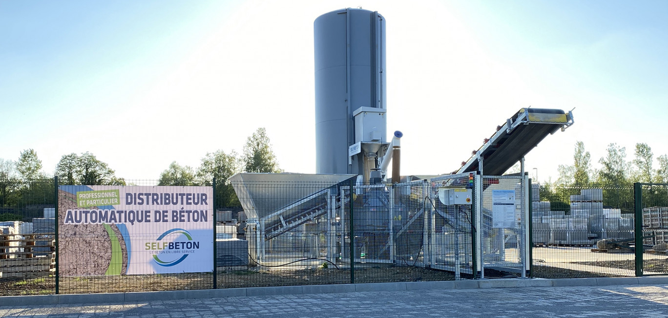 Silix TP &amp; Environnement propose depuis la mi-mai sur le site d’Hagondange, son concept SelfBeton. Un distributeur automatique de béton prêt à l’emploi en mode drive. 