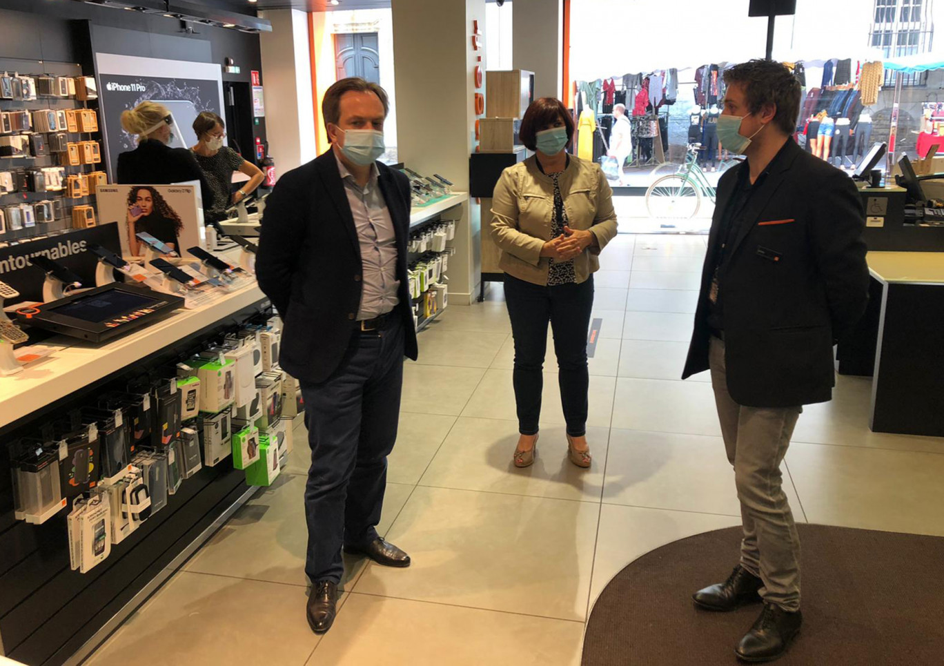 Fin mai, Ludovic Guilcher s’est rendu sur le terrain, ici à la grande boutique Orange, à Nancy à la rencontre de ses équipes.