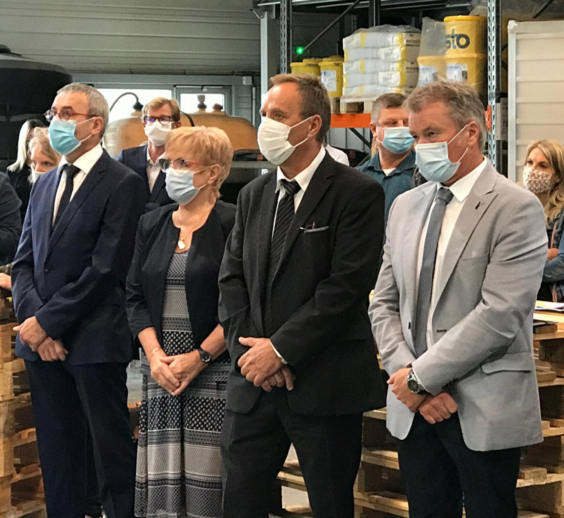 © : CRMA Grand Est
C’est au cœur de l’entreprise mosellane PFF Façade de Norroy-le-Veneur que Jean-Louis Mouton, président de la CRMA Grand Est a présenté les dispositifs d’accompagnement des artisans en cette rentrée incertaine. 
